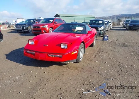 1985 Chevrolet Corvette из США, поврежденный, VIN 1G1YY0782F5138599